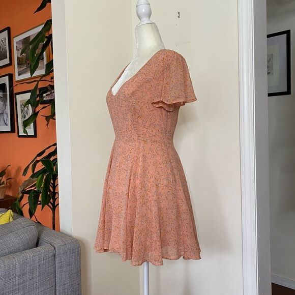 UO Kimchi Blue Flutter Sleeve Chiffon Mini Dress Size 2 - Picture 6 of 14